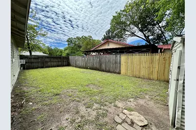 500 W Lone Star Avenue, Cleburne, TX 76033 - Photo 14