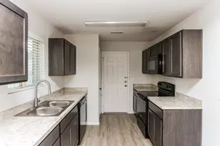 1405 Mark Ln, Ennis, TX 75119 - Photo 4