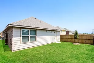 1405 Mark Ln, Ennis, TX 75119 - Photo 2