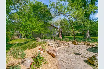 810 S Jefferson Street, Irving, TX 75060 - Photo 24