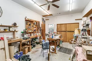 810 S Jefferson St, Irving, TX 75060 - Photo 20