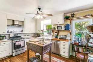 810 S Jefferson St, Irving, TX 75060 - Photo 8