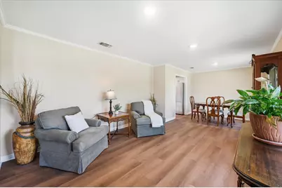 628 Robindale Court, Bedford, TX 76022 - Photo 4