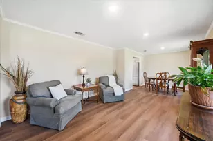 628 Robindale Ct, Bedford, TX 76022 - Photo 4