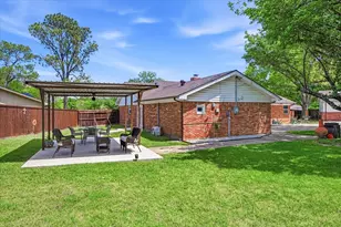 628 Robindale Ct, Bedford, TX 76022 - Photo 34