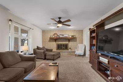 1206 E Sycamore Drive, Burkburnett, TX 76354 - Photo 4