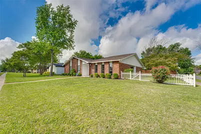 3113 Powell Drive, Rowlett, TX 75088 - Photo 2