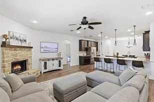3205 Greenway Dr, Burleson, TX 76028 - Photo 10