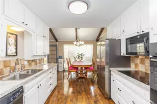 821 Ridge Ct, Bedford, TX 76021 - Photo 8