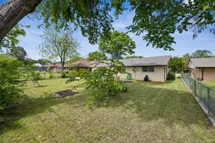 1918 Normandy Dr, Irving, TX 75060 - Photo 24