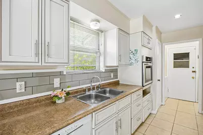 1918 Normandy Drive, Irving, TX 75060 - Photo 10