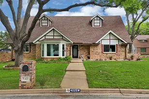 4025 Diamond Loch W, North Richland Hills, TX 76180 - Photo 2