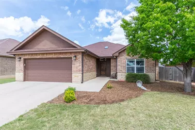 818 Great Waters Drive, Abilene, TX 79602 - Photo 2