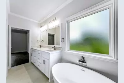 2033 S Edgewood Terrace, Fort Worth, TX 76105 - Photo 10