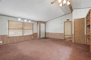 4400 Kristy Ct, Granbury, TX 76049 - Photo 10