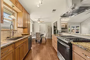 932 Edgefield Trail, Flower Mound, TX 75028 - Photo 10