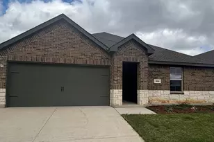 800 Barton Dr, Ennis, TX 75119 - Photo 1