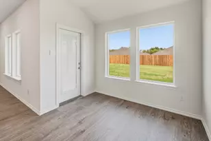 800 Barton Dr, Ennis, TX 75119 - Photo 34