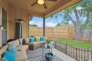 342 W Huffman St, Krum, TX 76249 - Photo 4