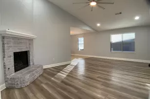 1315 Allante Ct, Euless, TX 76040 - Photo 2