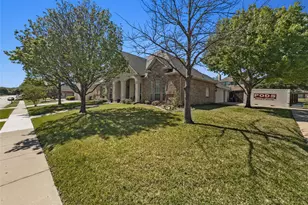 1305 Mallard Cir, Mansfield, TX 76063 - Photo 2