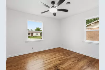 1112 Noble Avenue, Carrollton, TX 75006 - Photo 22