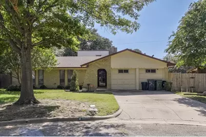 802 Crest Oak Court, Arlington, TX 76012 - Photo 2