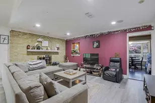 802 Crest Oak Ct, Arlington, TX 76012 - Photo 4