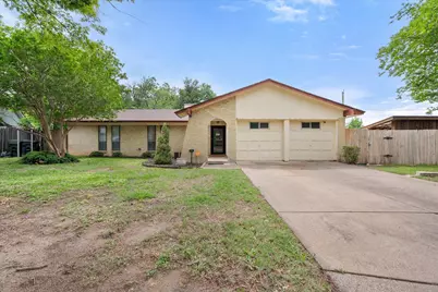 802 Crest Oak Court, Arlington, TX 76012 - Photo 1