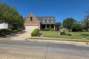 2716 Park Pl, Burleson, TX 76028 - Photo 2