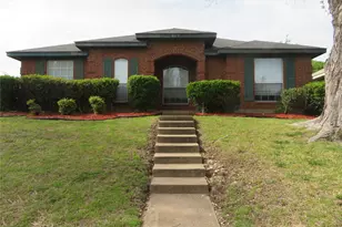 425 Kimmel Dr, Cedar Hill, TX 75104 - Photo 1