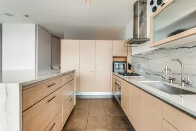 2430 Victory Park Lane #2206, Dallas, TX 75219 - Photo 2