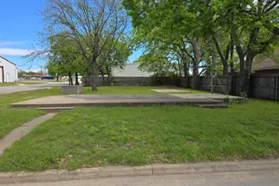 811 Hillsboro St, Cleburne, TX 76033 - Photo 1