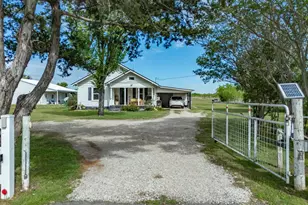 2414 E Ennis Ave, Ennis, TX 75119 - Photo 2