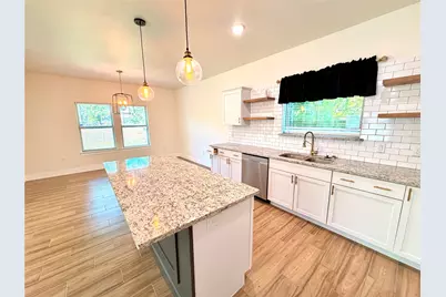 1720 Lloyd Avenue, Fort Worth, TX 76105 - Photo 8