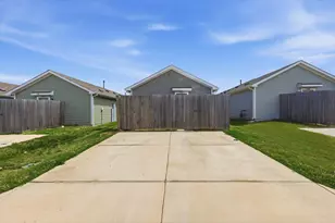 454 Eagle Wind Wy, Ferris, TX 75125 - Photo 32