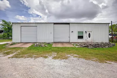 721 Comanche Cove Drive, Granbury, TX 76048 - Photo 8