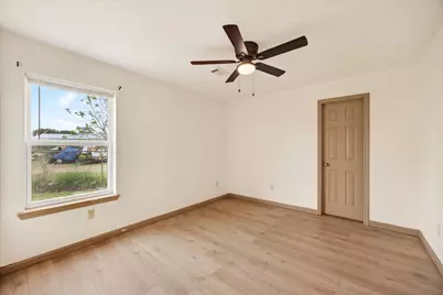 721 Comanche Cove Drive, Granbury, TX 76048 - Photo 18