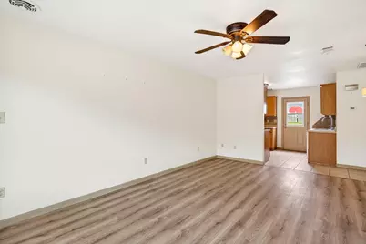 721 Comanche Cove Drive, Granbury, TX 76048 - Photo 10