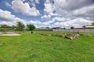 721 Comanche Cove Dr, Granbury, TX 76048 - Photo 8