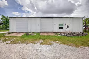 721 Comanche Cove Dr, Granbury, TX 76048 - Photo 6