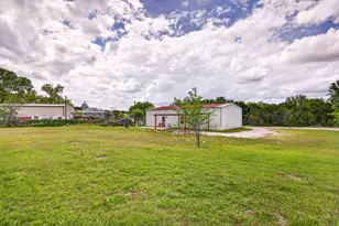 721 Comanche Cove Dr, Granbury, TX 76048 - Photo 32