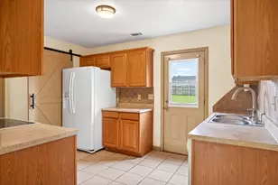 721 Comanche Cove Dr, Granbury, TX 76048 - Photo 14