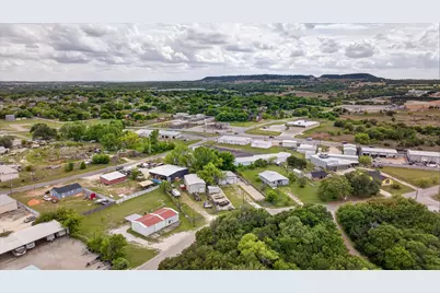 721 Comanche Cove Drive, Granbury, TX 76048 - Photo 36