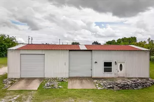 721 Comanche Cove Dr, Granbury, TX 76048 - Photo 1