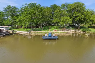 5106 Gibson Ct, Granbury, TX 76049 - Photo 2