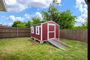 325 Village Pkwy, Crowley, TX 76036 - Photo 32