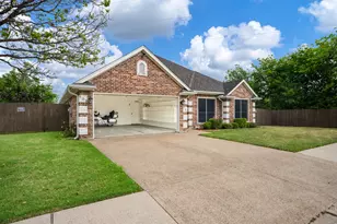 325 Village Pkwy, Crowley, TX 76036 - Photo 36