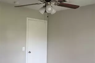 336 Dian St, Burleson, TX 76028 - Photo 12