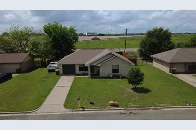 1004 Clover Street, Bellmead, TX 76705 - Photo 2
